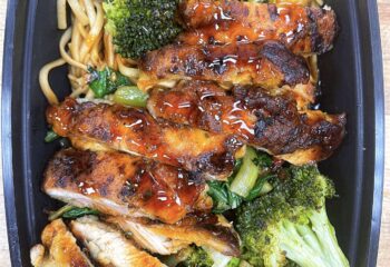 Drunken Udon Noodles with Chicken Thighs